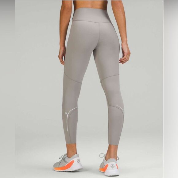 Lululemon Base Pace High-Rise Reflective Tight 25" Size 6 - Picture 1 of 10